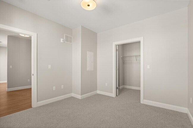 Building Photo - 99 Foundry Pl