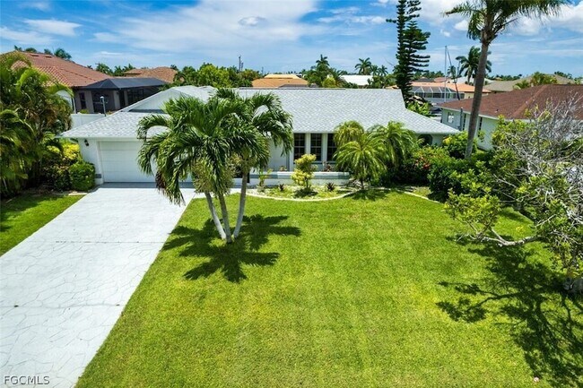 Building Photo - 5036 SW 9th Pl