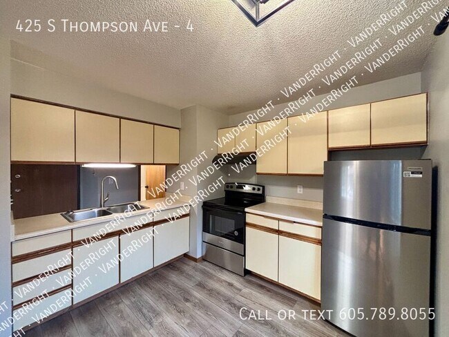 Building Photo - 425 S Thompson Ave