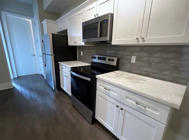 Building Photo - 2727 Houston Ave