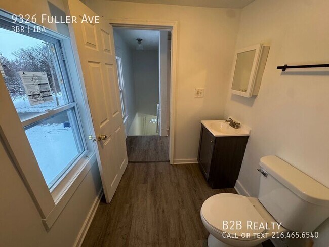 Building Photo - 9326 Fuller Ave