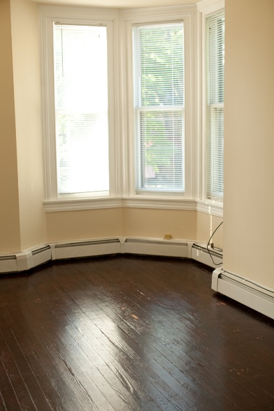 Building Photo - 208 Summit Ave