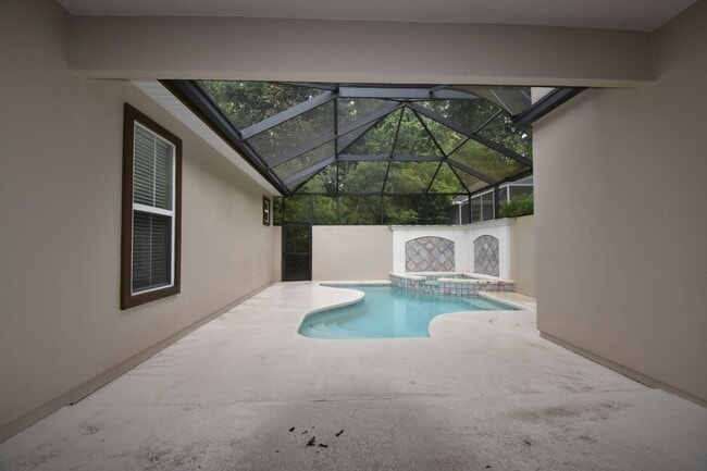 Building Photo - 3813 SW 91st Dr