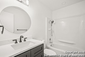 Building Photo - 3325 Cliffside Dr