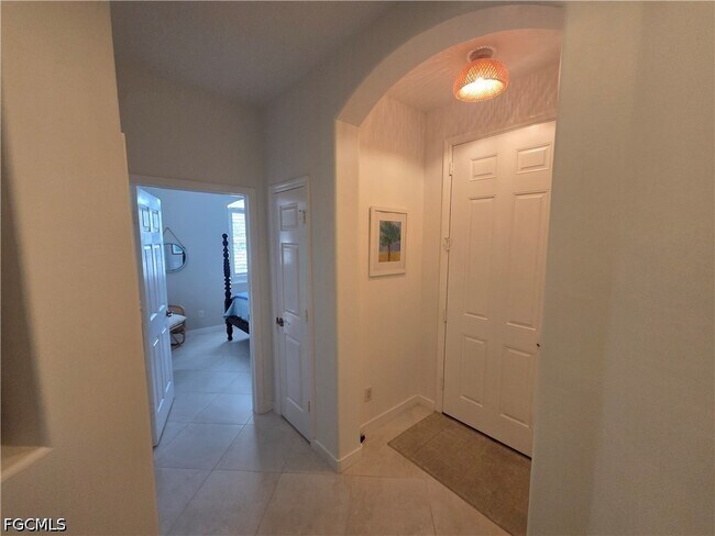 Building Photo - 10640 Camarelle Cir