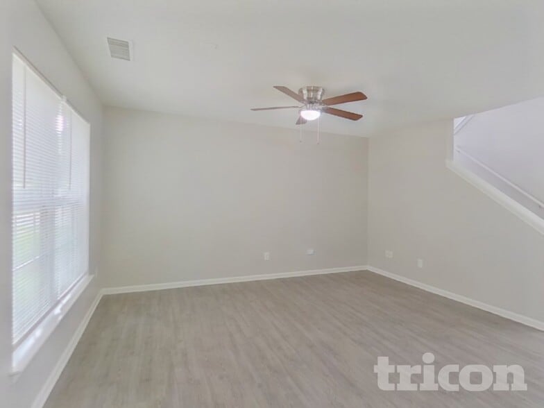 Building Photo - 5203 Holbert Cir