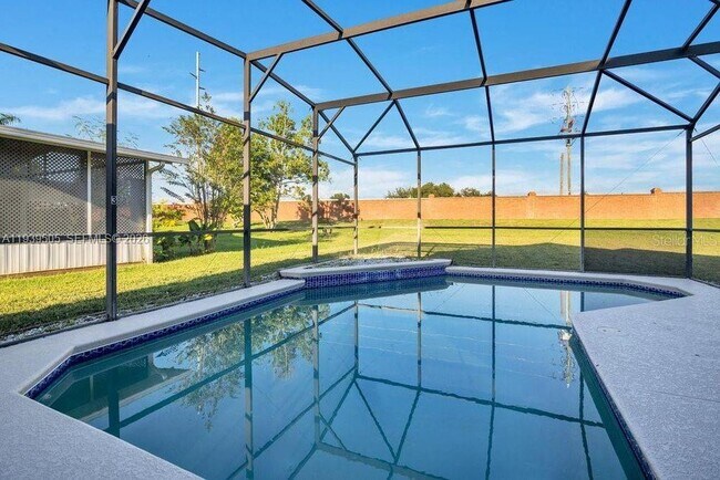 Building Photo - 321 Corvina Dr