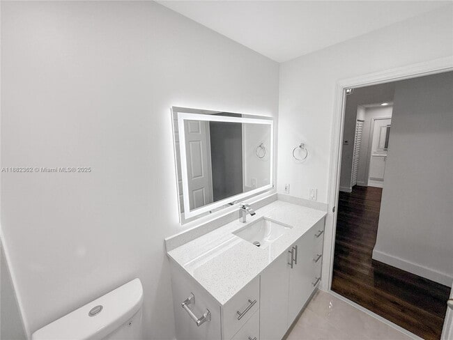 Building Photo - 611 Carrington Ln