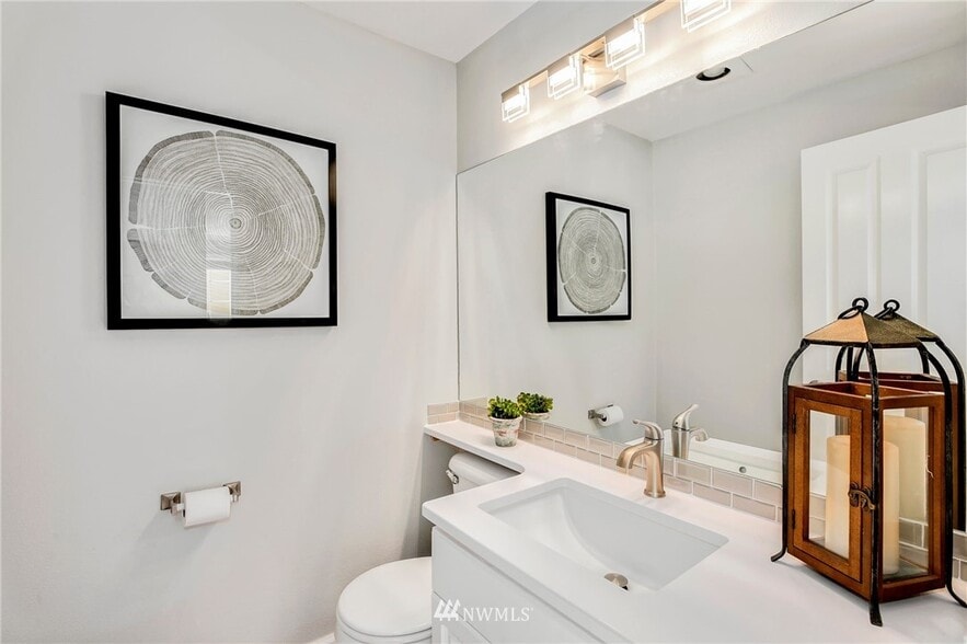 Building Photo - 3619 Phinney Ave N