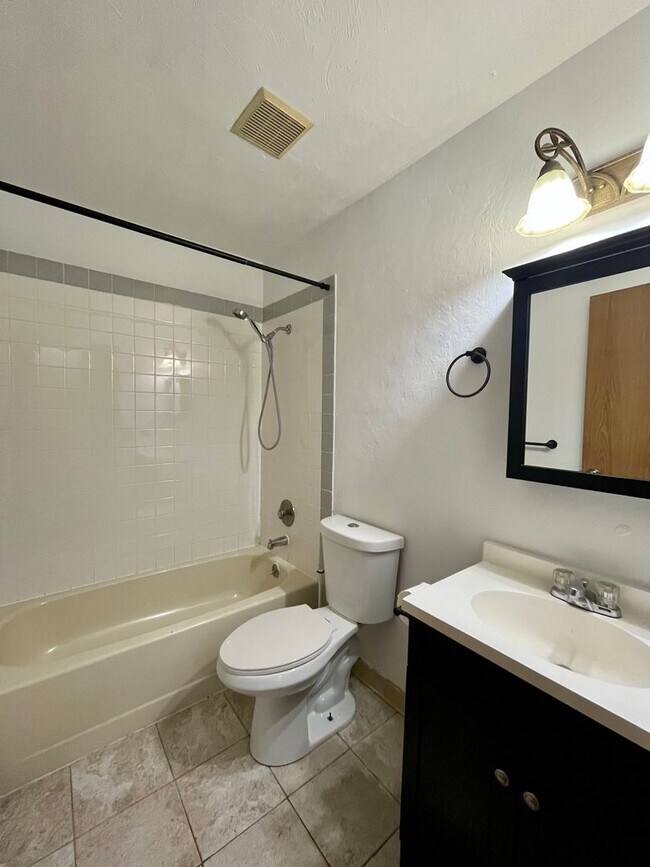 Building Photo - 1030 26th Ave