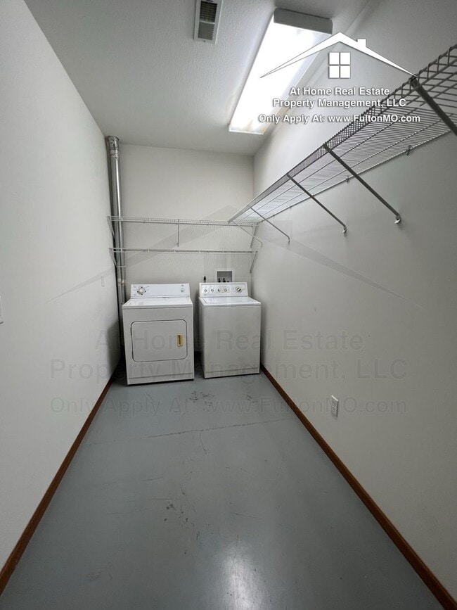 Building Photo - 2606 N Bluff St