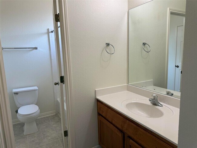 Building Photo - 1511 Homewood Cir