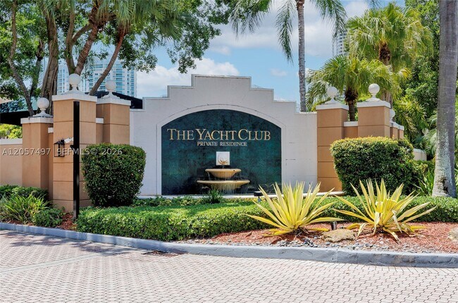 Building Photo - 19501 E Country Club Dr
