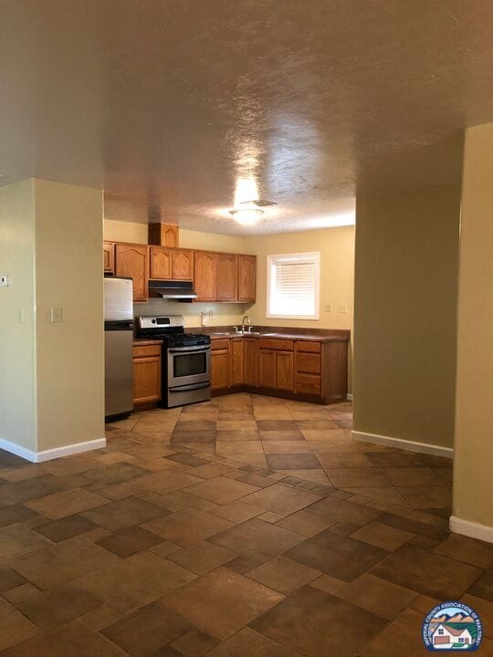 Building Photo - 310 A St