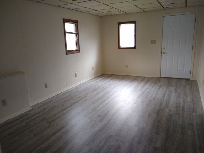 Building Photo - 149 N Cavender St