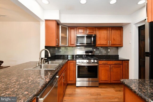 Building Photo - 1401 Society Pl