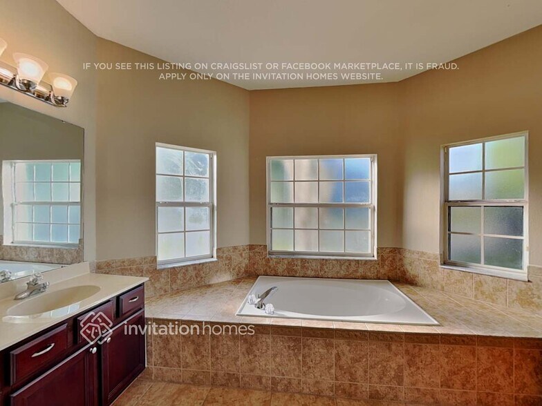 Building Photo - 2865 Sweetspire Cir