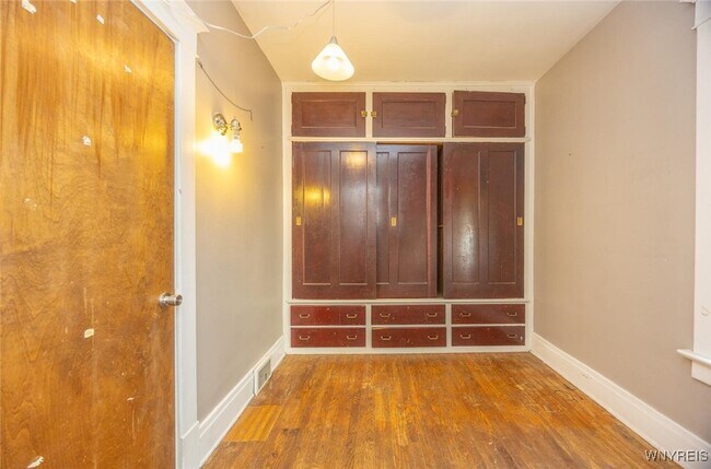 Building Photo - 567 Auburn Ave