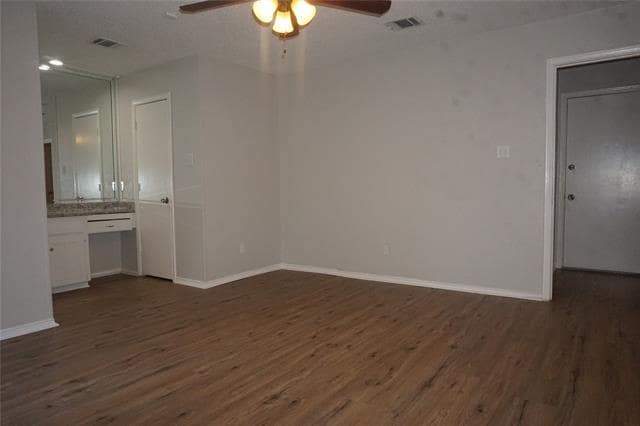 Building Photo - 4704 Aspen Way