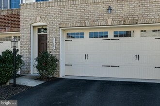 Building Photo - 42607 Offenham Terrace