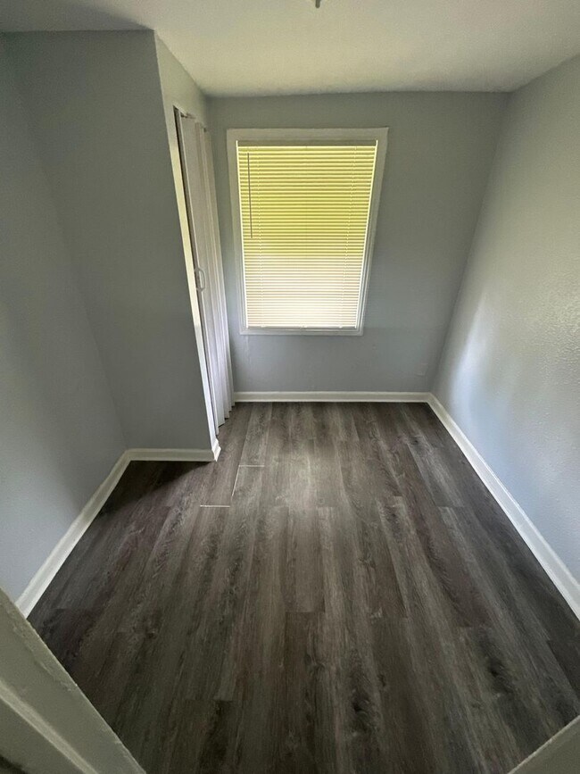 Building Photo - Fully renovated 3/1 Single Family Home ava...