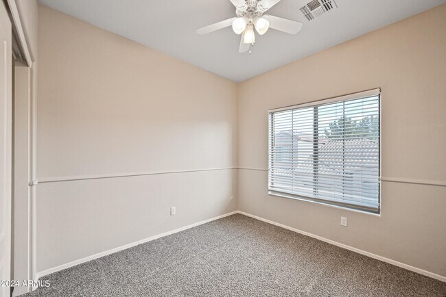 Building Photo - 2600 E Springfield Pl