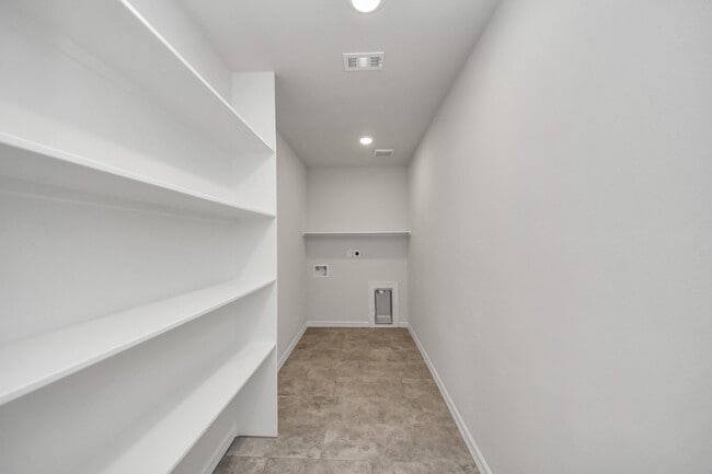 Building Photo - 6034 John Dreaper Dr