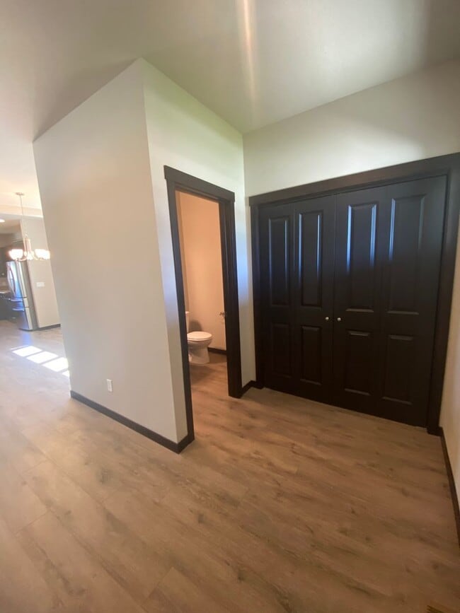 Building Photo - SINGLE FAMILY HOME IN THE FOX TAIL SUBDIVISION (APP#148)