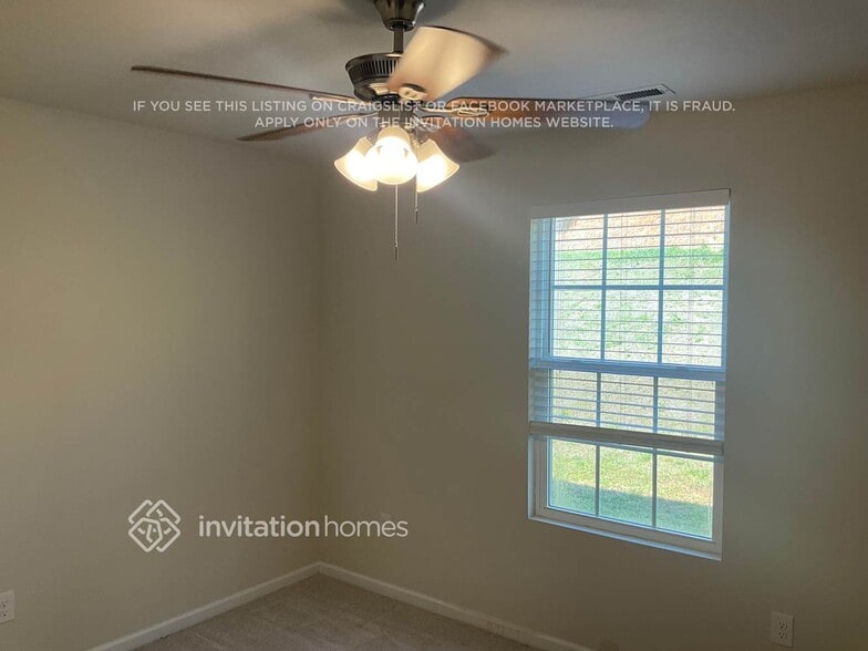 Building Photo - 121 Hazelnut Wy