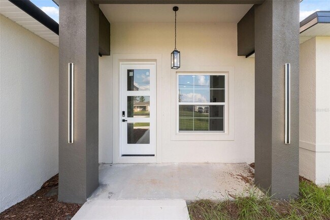 Building Photo - 746 Marion Oaks Manor