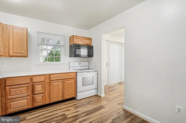 Building Photo - 13828 Londonderry Ct