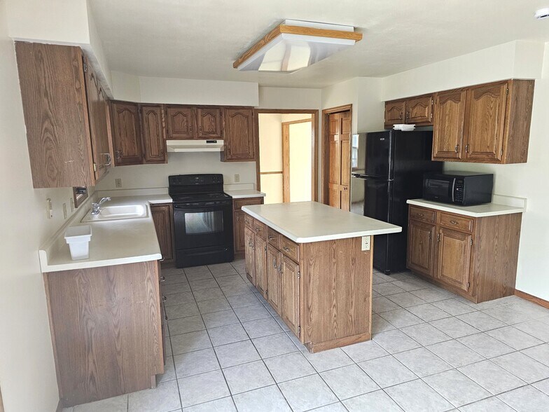 kitchen - 2912 Ivanhoe Gln