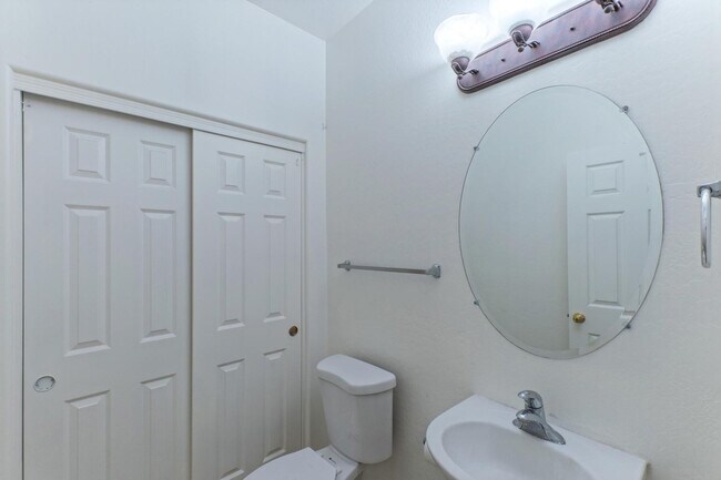 Building Photo - 17856 W Watson Ln