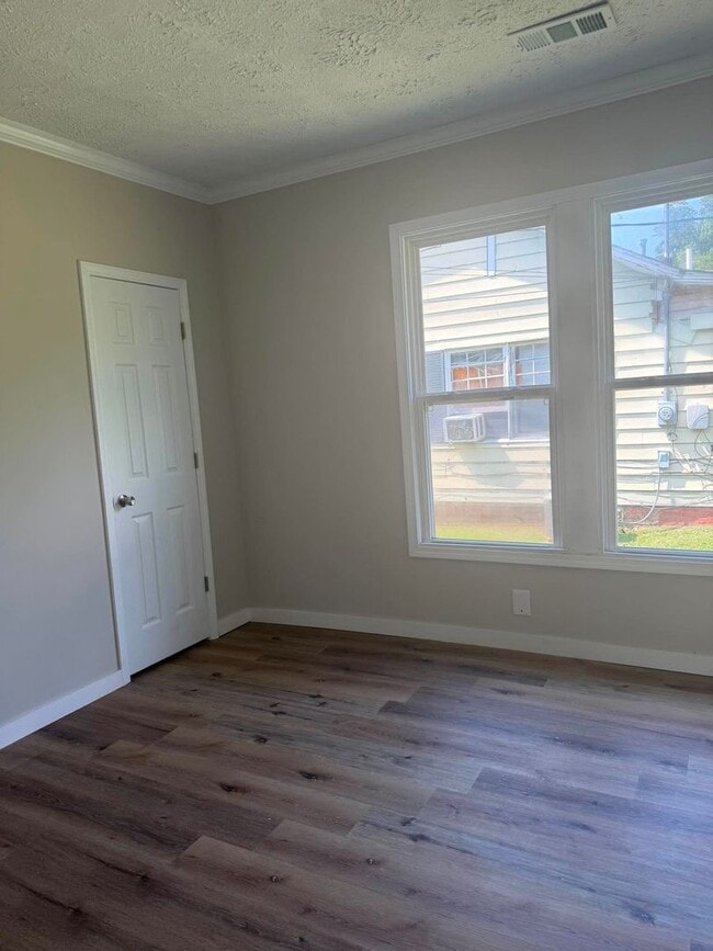 Building Photo - 222 Lenoir Ave