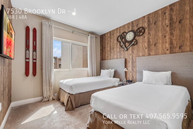 Building Photo - 7530 Brooklyn Dr