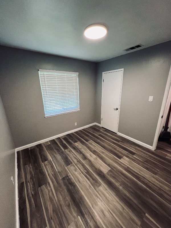 Building Photo - 6704 Larchmont Dr