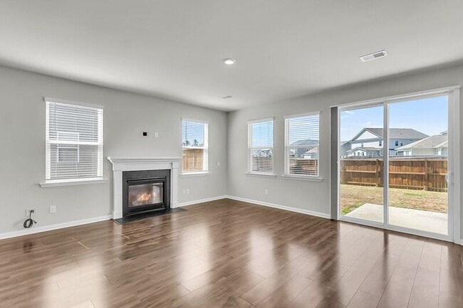 Building Photo - 425 Ribiero Dr