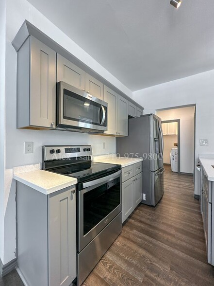 Building Photo - 802 Montana St