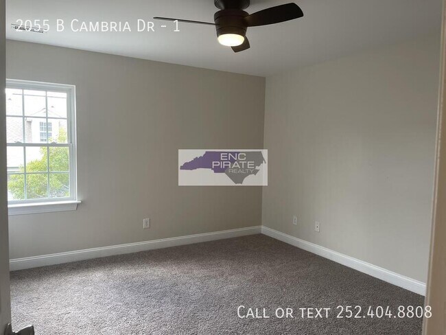 Building Photo - 2055B Cambria Dr
