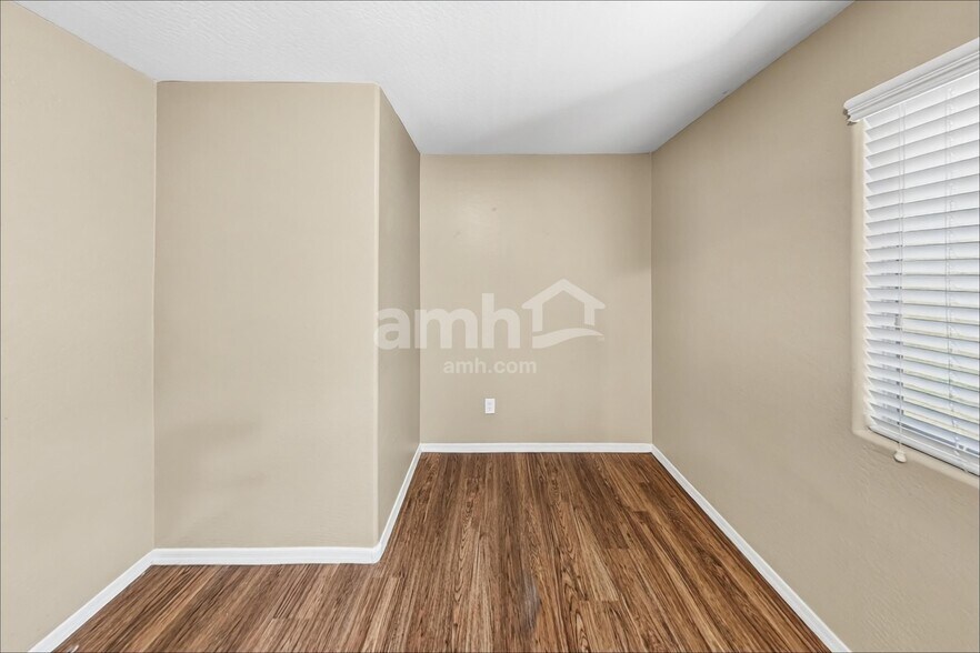 Building Photo - 2324 S 238th Ln
