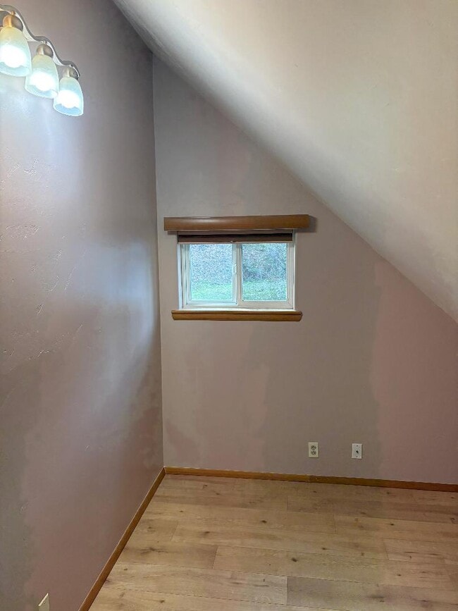 Building Photo - 45 Smith St