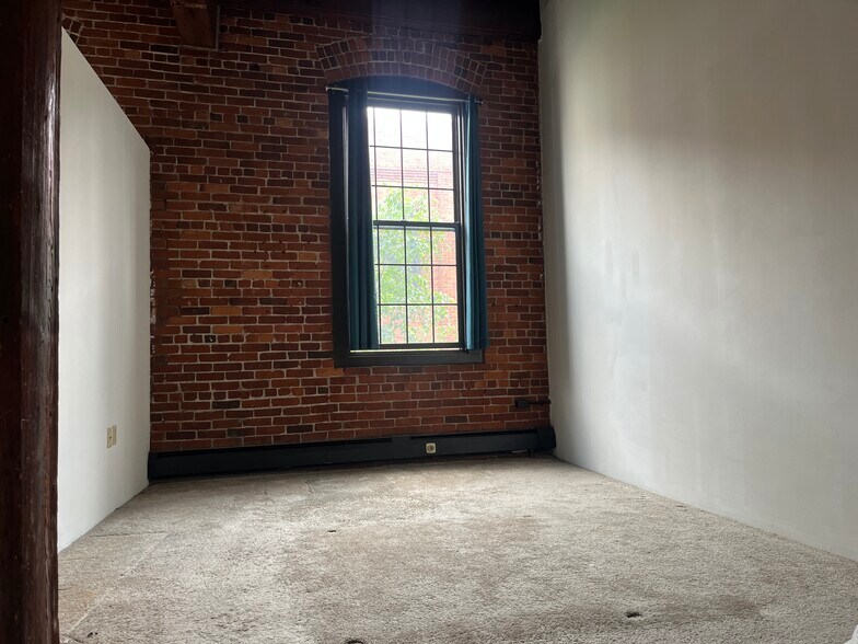 Building Photo - 84 Union Pl