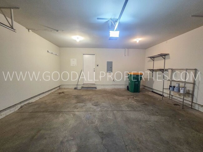 Building Photo - 9140 Greenspire Dr