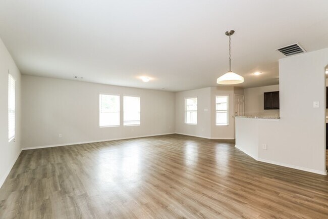 Building Photo - 2743 Madison Ct