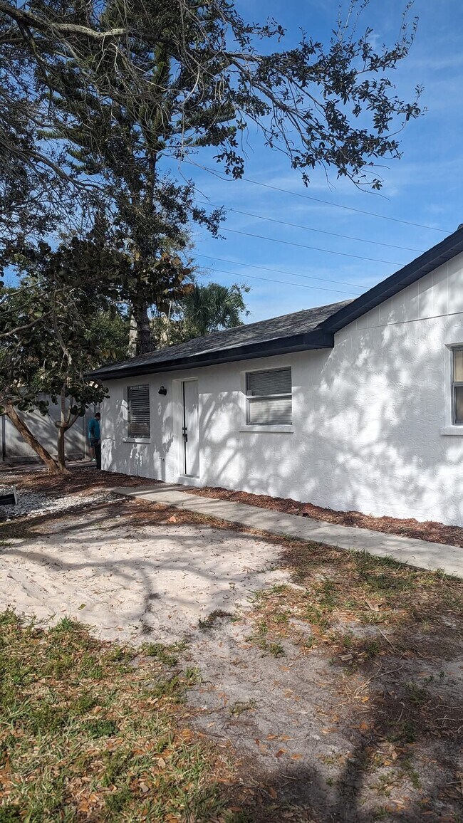 Building Photo - 4512 68th St W