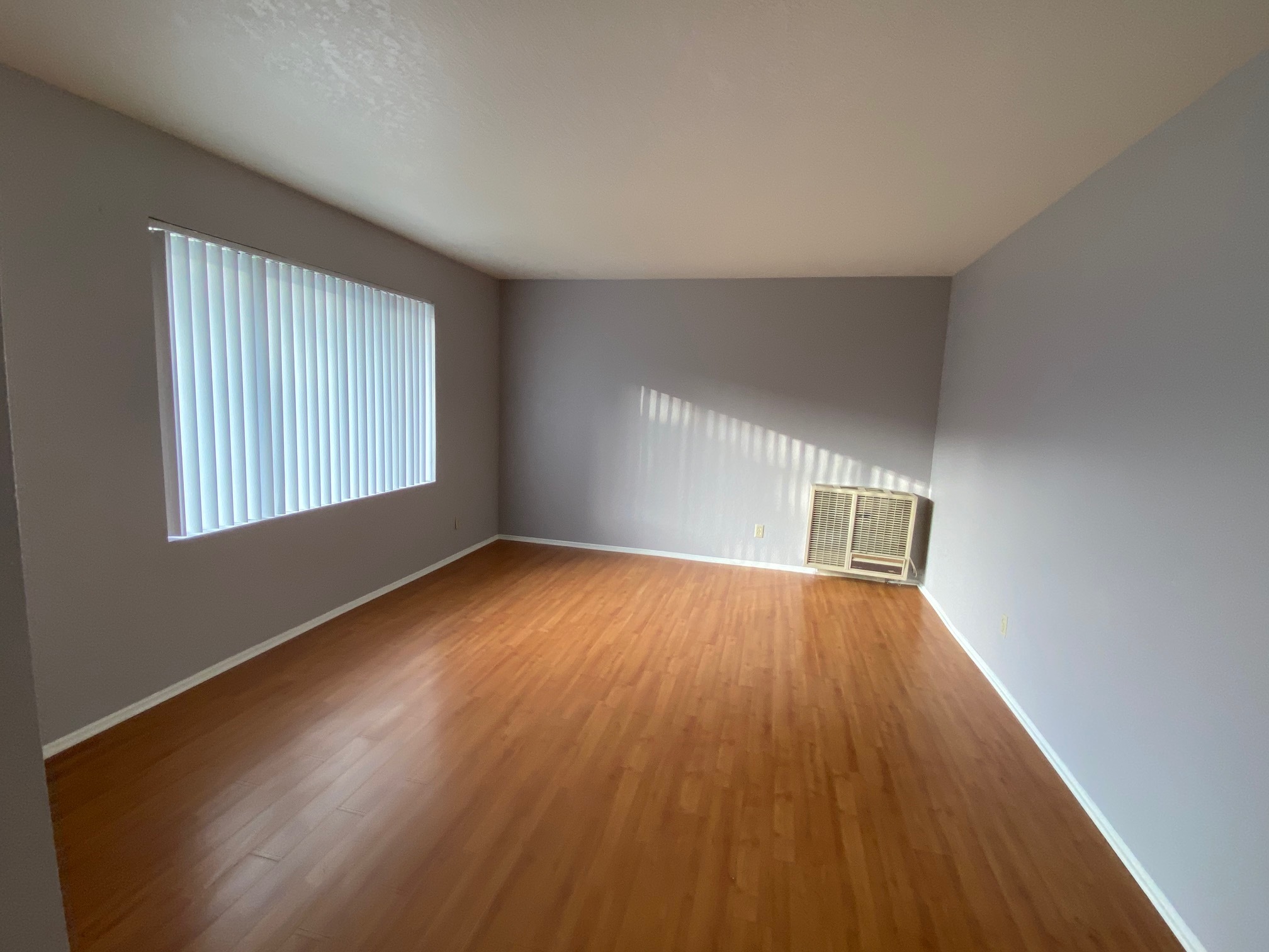 Nice separate living room - 1914 Martina Ave