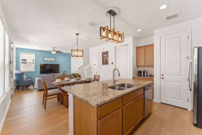 Building Photo - 2119 Hofstaat