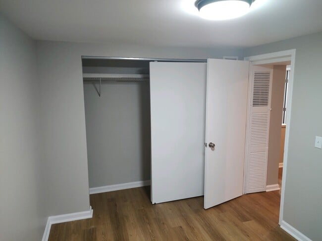 Building Photo - 2652 Landsburn Dr