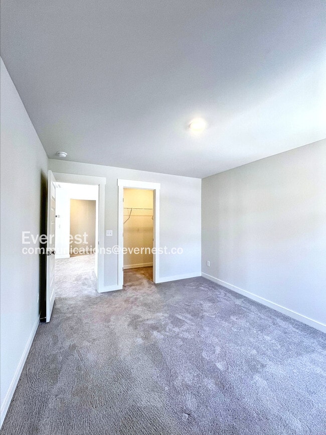 Building Photo - 506 Lyness Dr
