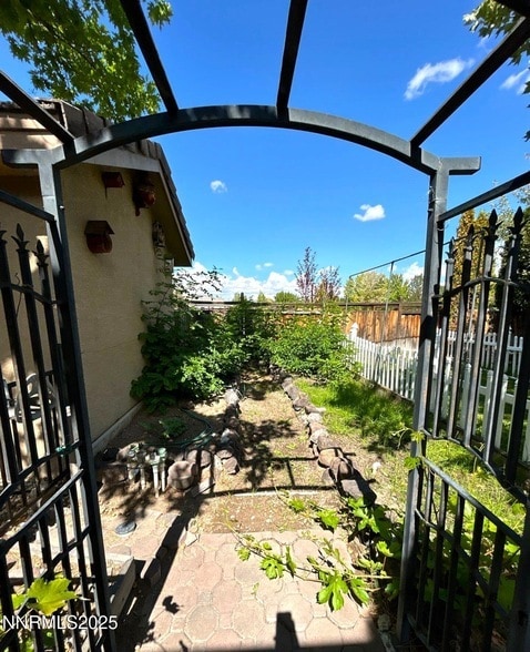 Building Photo - 3140 Scarlet Oaks Ct